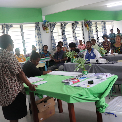 Lae Outreach Officer, Georgina Ira speaking to Huonville Primary School teachers during an information session. 